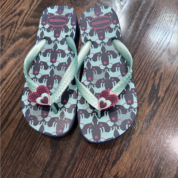 Havaianas Women’s Flip Flops Heart and Dog Design Light Blue Red 38 Fits 7/7.5 - Picture 1 of 4